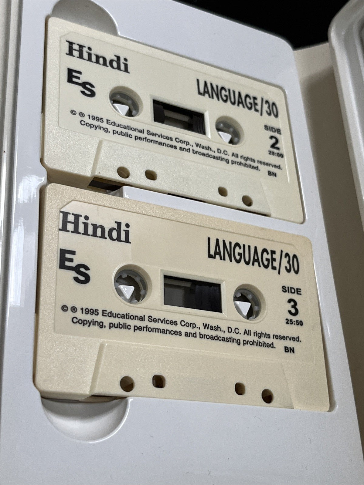 Hindi: Start Speaking Today! 2 Cassettes Plus Phrase Dictionary And Study Guide