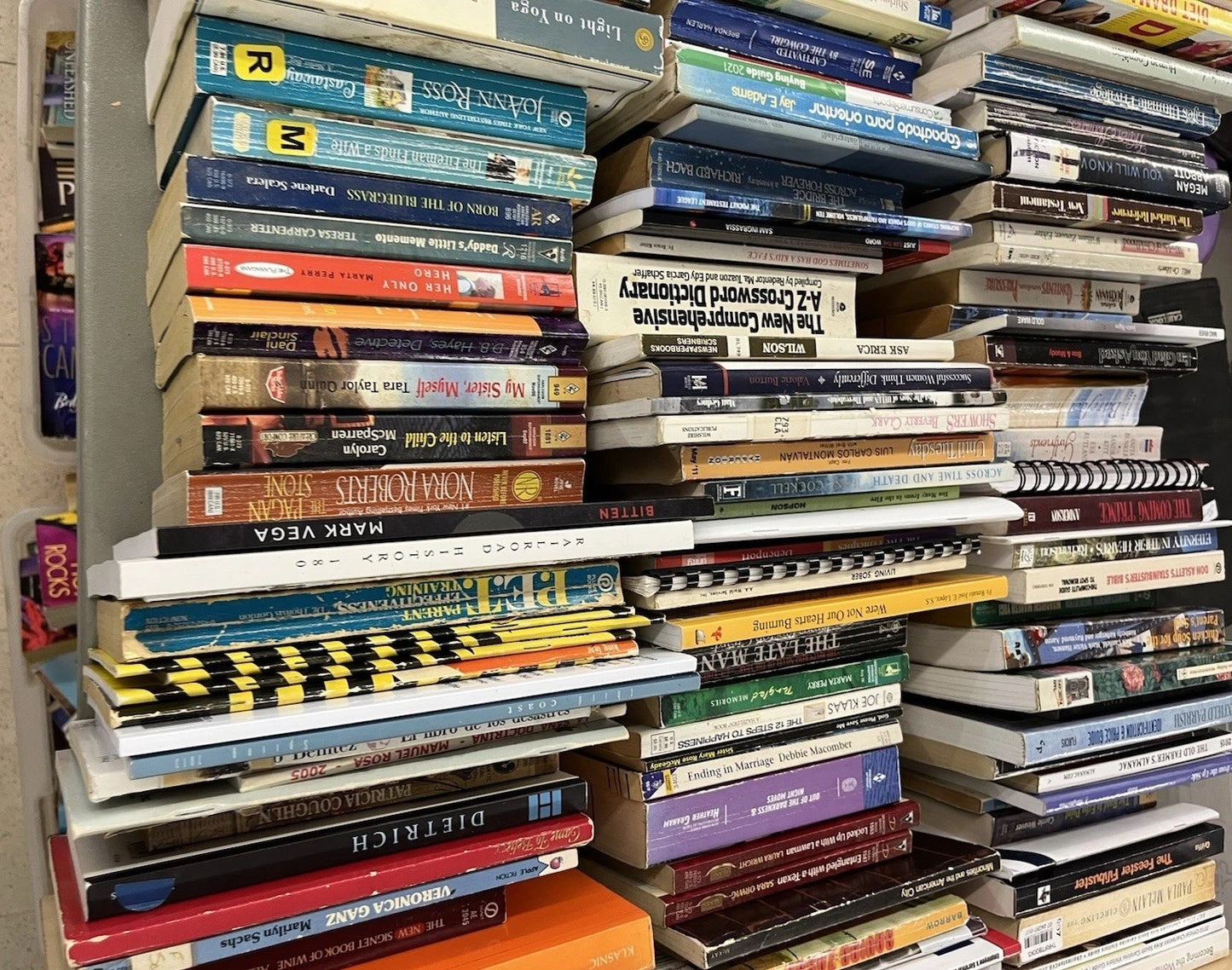 29 WorldWide Library Mystery Book Lot Suspense Crime Fiction