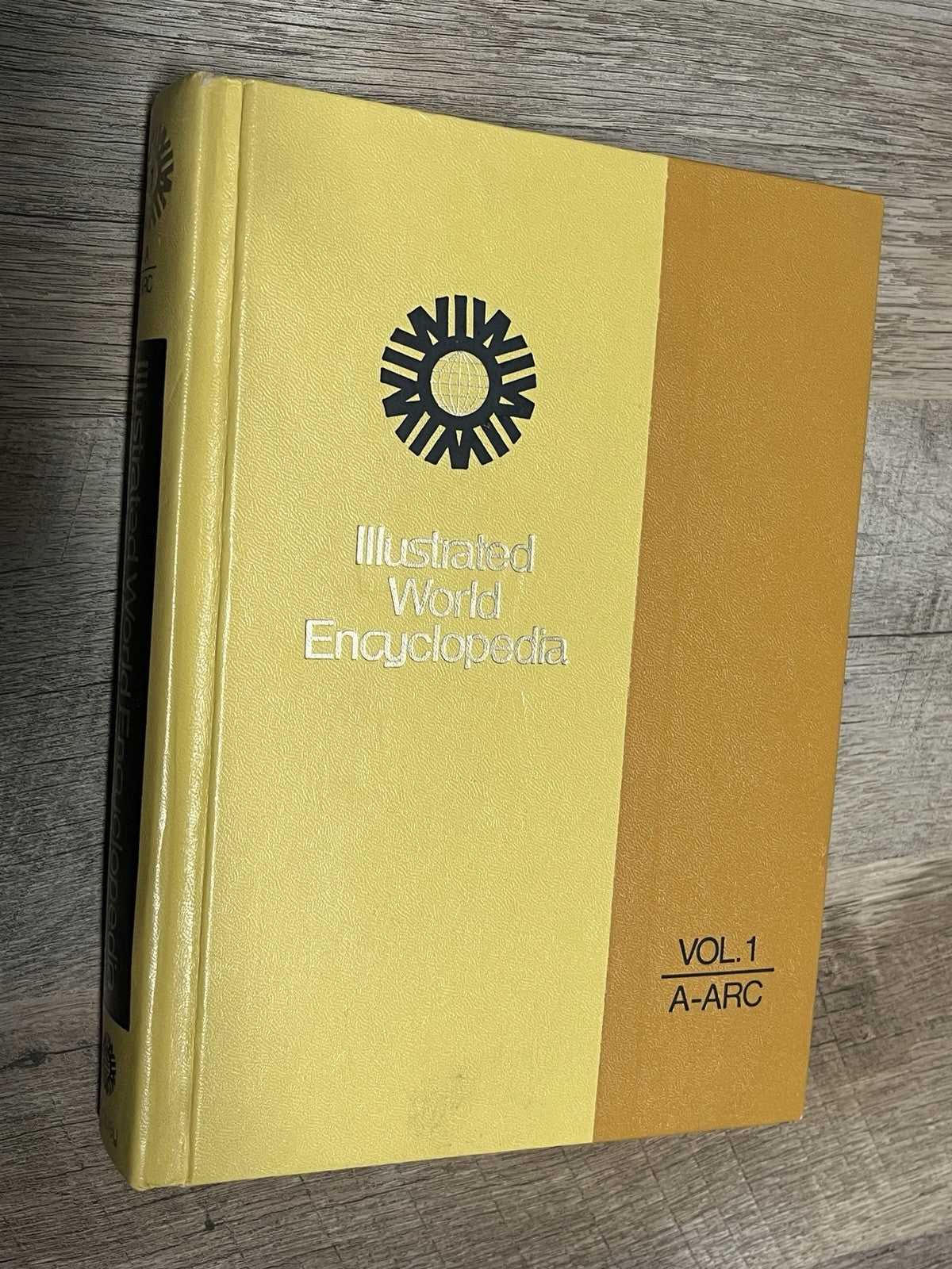 Illustrated World Encyclopedia  Volume 1 - 15 Complete Set 1972