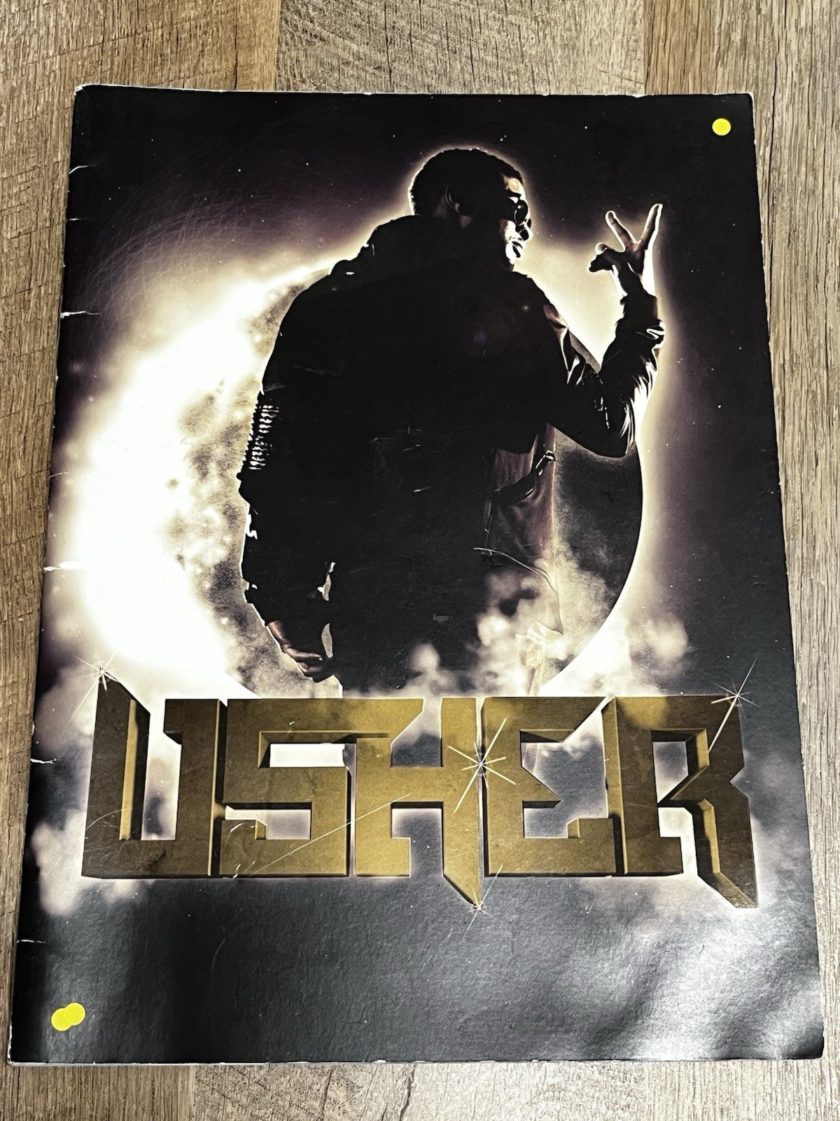 Usher 2010 OMG Live Show Photo Album