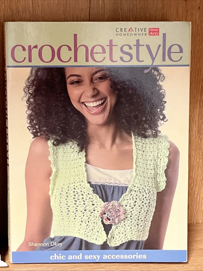 Crochet Style Book And Illustrated Book of Needlecrafts Book Art & Crafts Lot 2