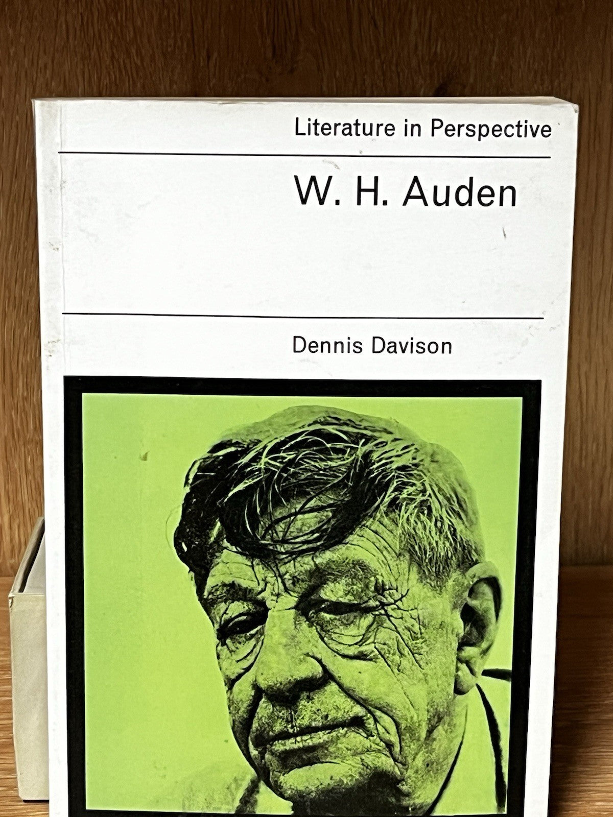 Literature In Perspective W.H. Auden by Davison Dennis - First Edition- PBK 1970