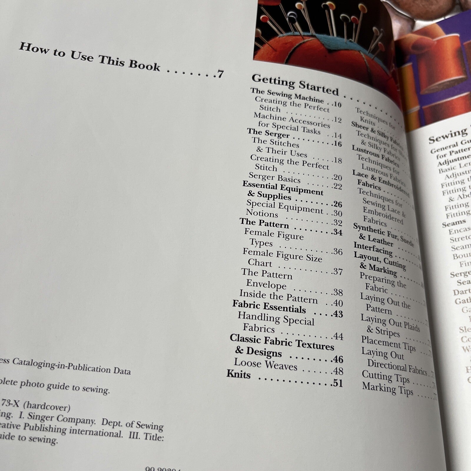 Singer: The Complete Photo Guide to Sewing by Creative Publishing (1999)