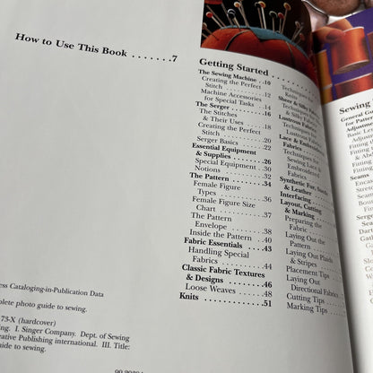 Singer: The Complete Photo Guide to Sewing by Creative Publishing (1999)