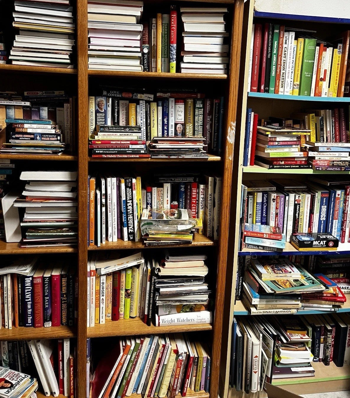 Lot of 10 Pounds(lbs) Books: Genre Fiction/Non-fiction/Cooking Random