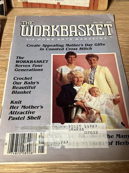 WORKBASKET MAGAZINES LOT Of 4/ 1980's KNIT Crochet CRAFTS/ Home Arts/Decorate