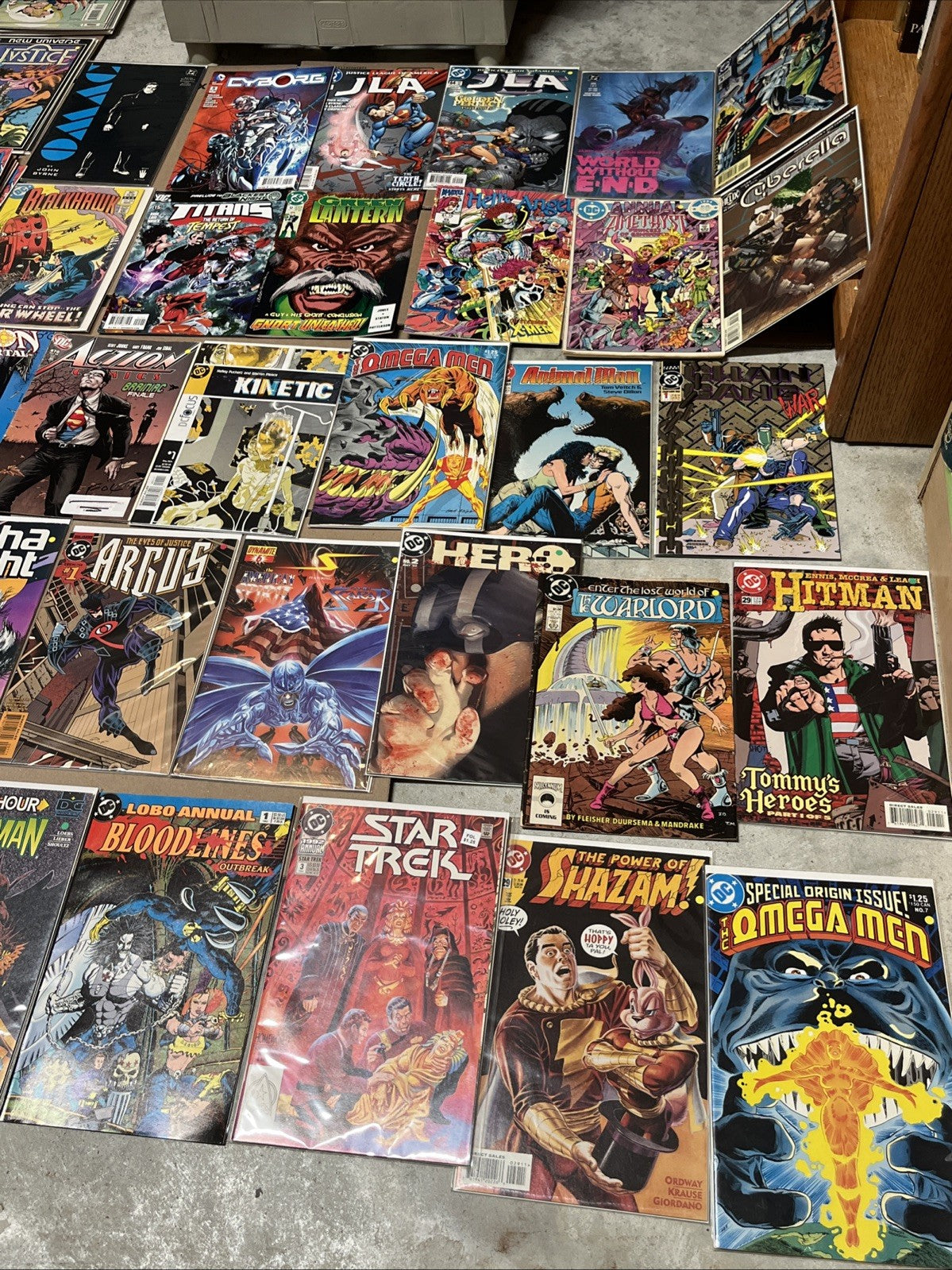 Comic Book Mystery Lot 48 Mixed Marvel DC VF+/NM No Duplicates Bulk