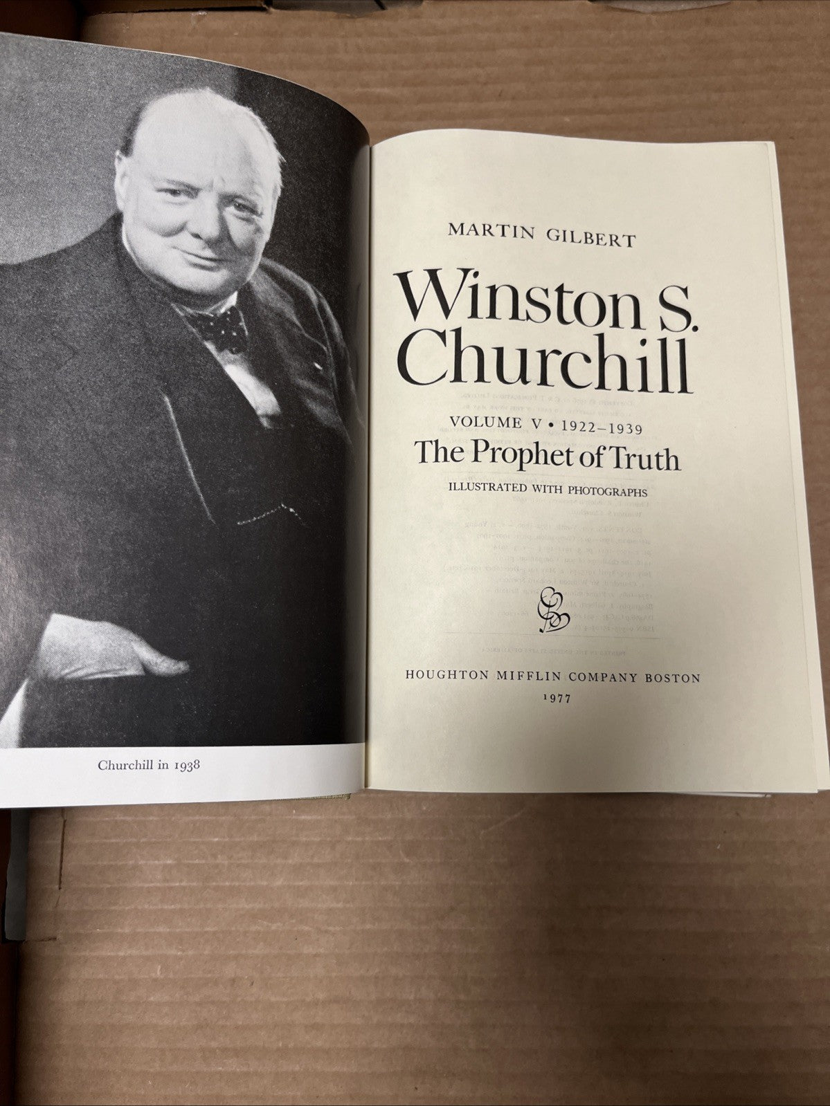 Lot of 5 Winston S Churchill Randolph Churchill & Martin Gilbert / Henry Steel