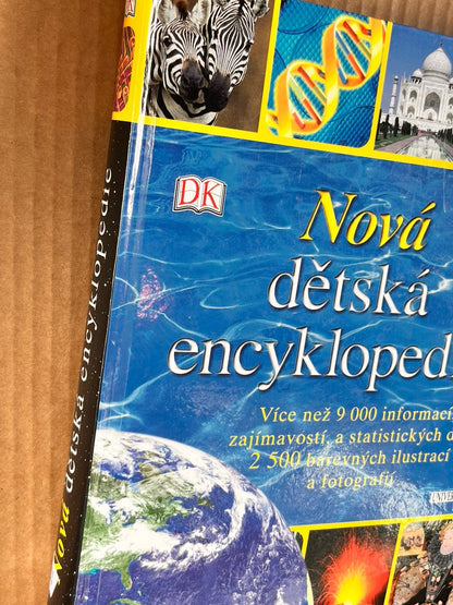 Nová dětská encyklopedie by Universum and DK