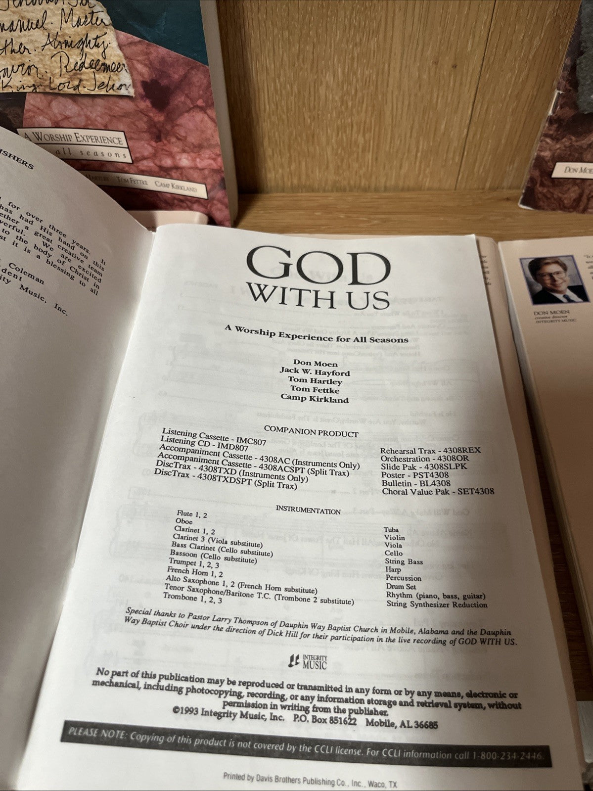 LOT OF 8 GOD IN US SHEET MUSIC BOOK - WORSHIP EXPERIENCE - DON MOEN / FETTKE ETC