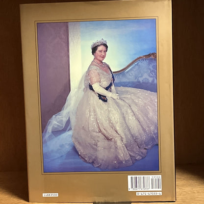 Cecil Beaton: The Royal Portraits - Hardcover By Strong, Roy C - (1988)