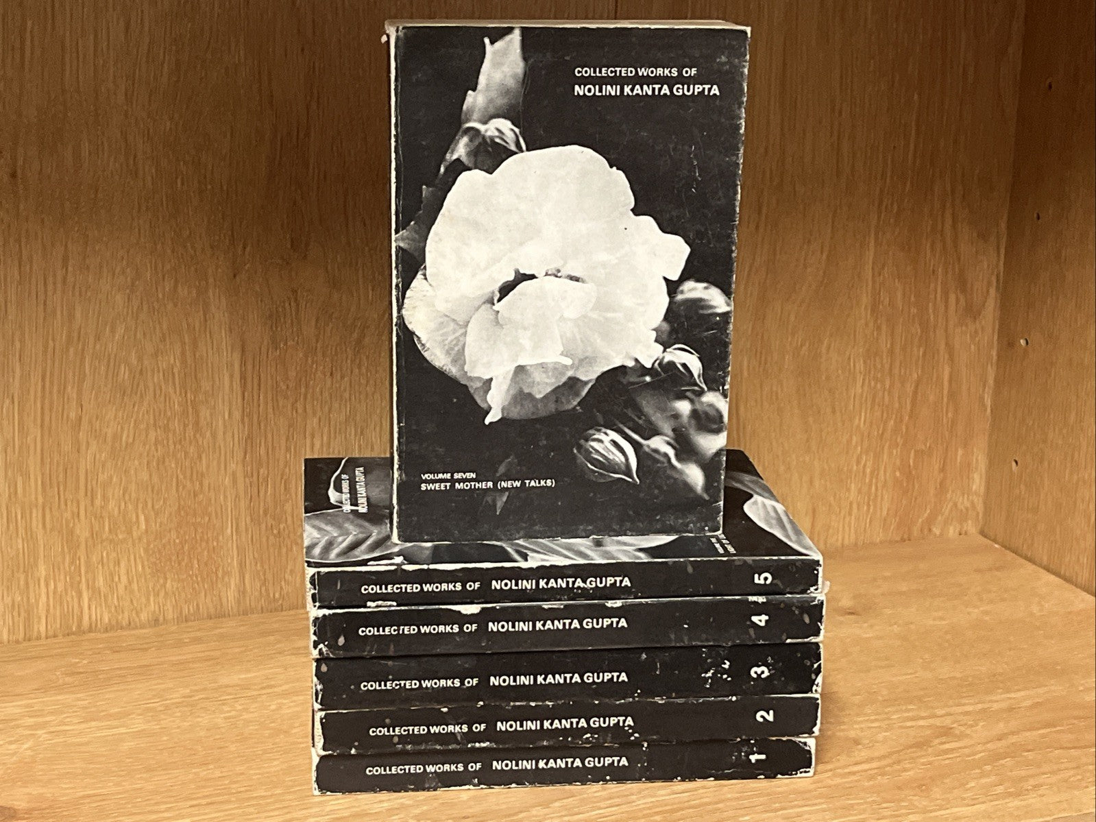 Collected Works of Nolini Kanta Gupta Vol. 1 - 5 and Vol 7 ( See Discription )