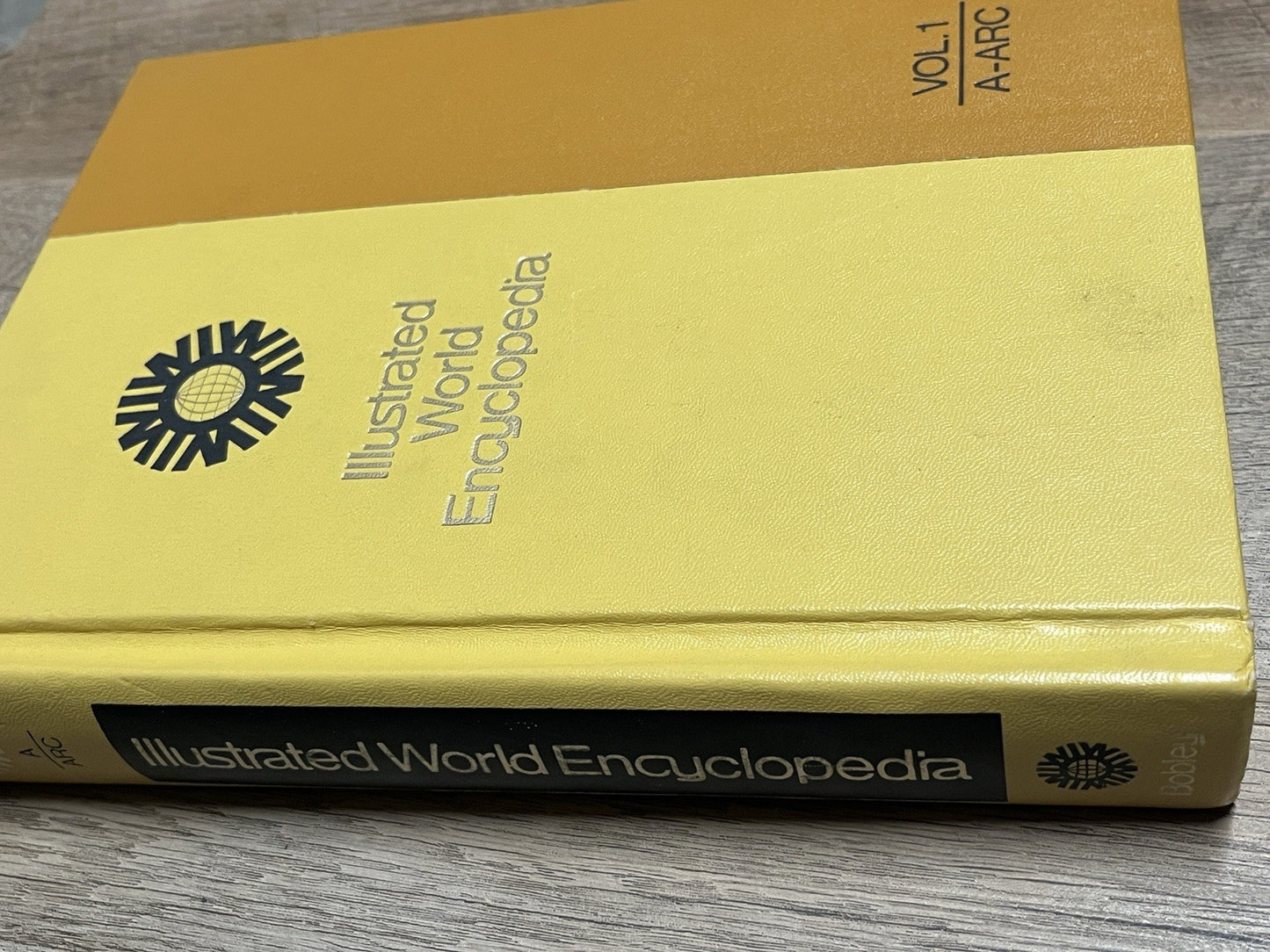 Illustrated World Encyclopedia  Volume 1 - 15 Complete Set 1972