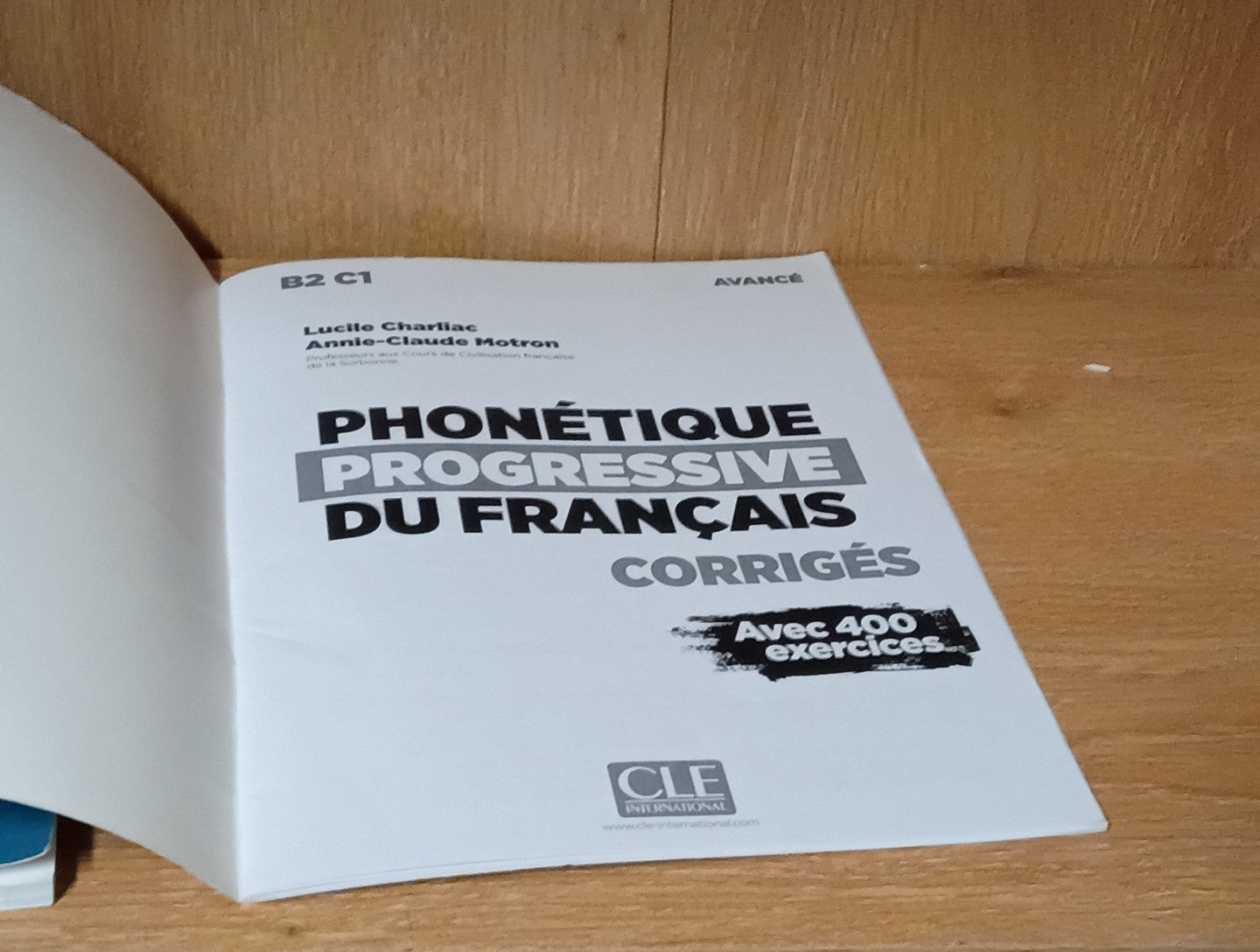 A-C Motron - Phonetique progressive 2e  edition   Livre avance  CD MP3 Lot of 2