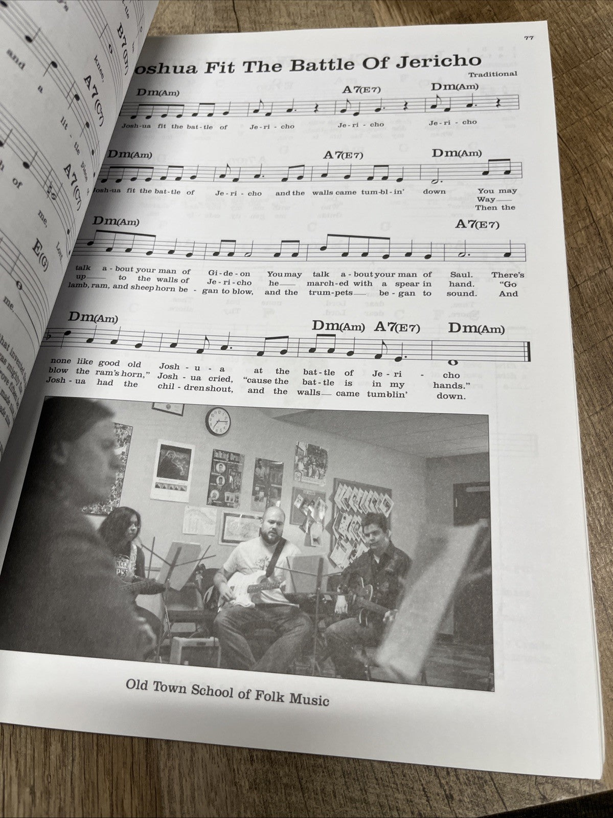 Old Town School of Folk Music Songbook: 50th Anniversary Edition Lead Sheets
