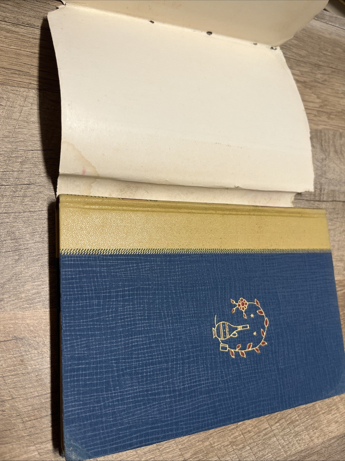 Rubaiyat of Omar Khayyam First and Fifth Versions [Illustrated Gift Editions]