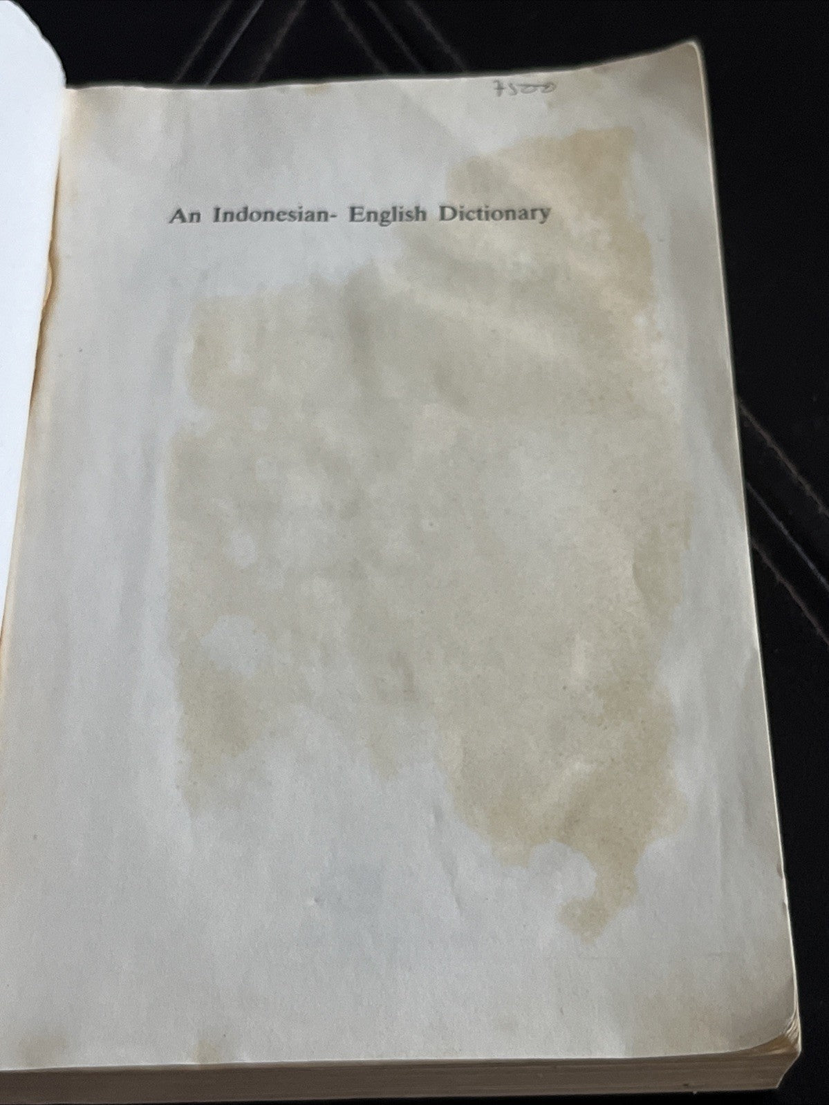 AN INDONESIAN-ENGLISH DICTIONARY By John M. Echols & Hassan Shadily - 1978