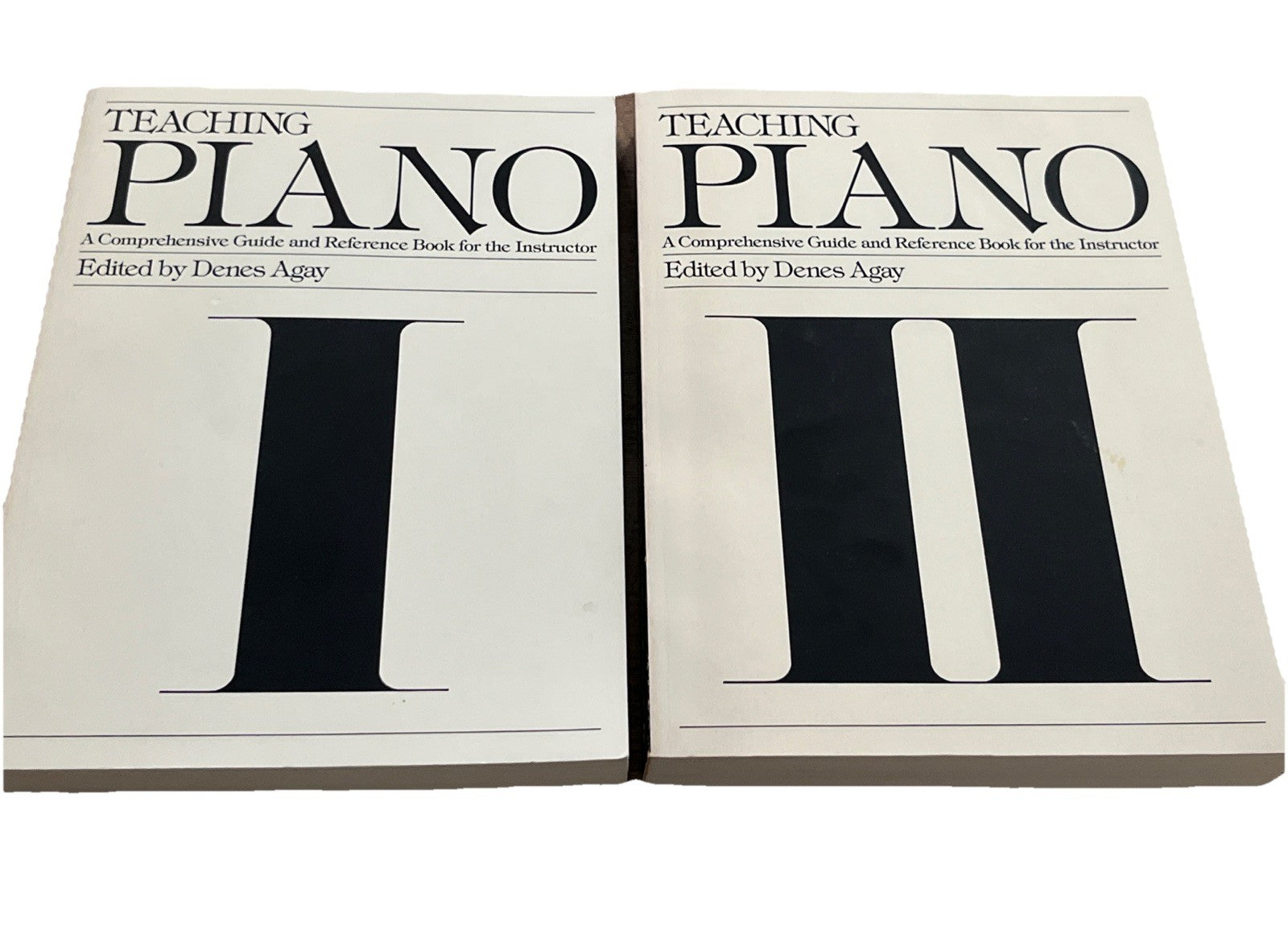 Teaching PIANO A Comprehensive Guide & Reference Book For The Instructor Vol 1&2