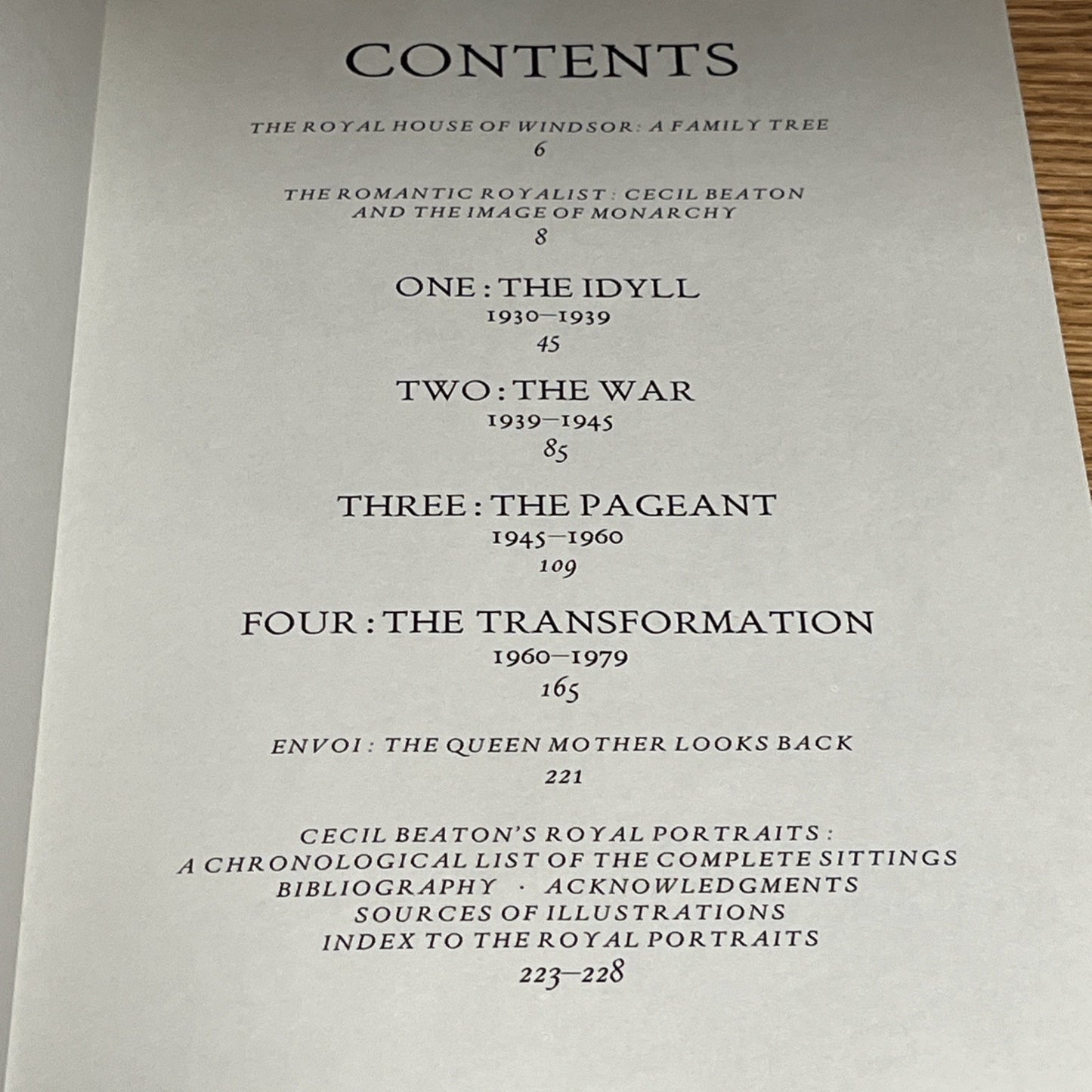 Cecil Beaton: The Royal Portraits - Hardcover By Strong, Roy C - (1988)