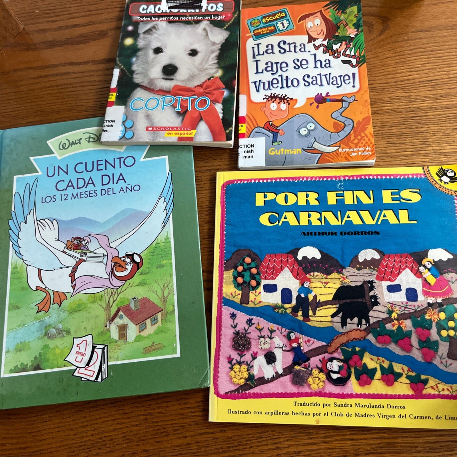 Lot of 4 Spanish Espanol Children Kids Picture and No Pic ESL Book MIX UNSORTED