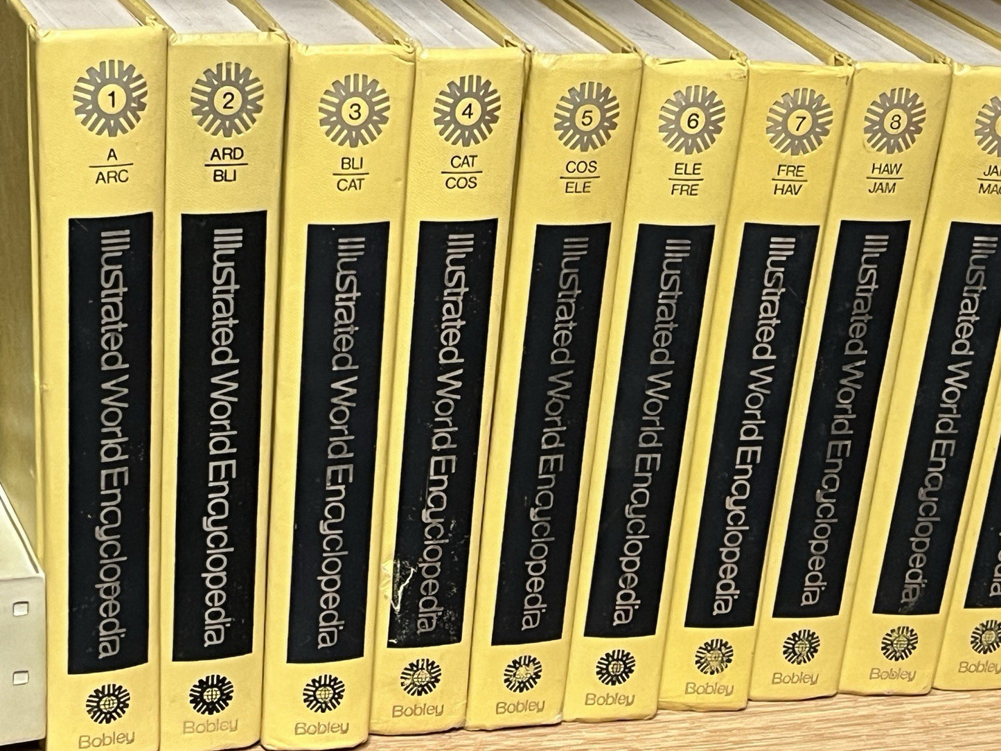 Illustrated World Encyclopedia  Volume 1 - 15 Complete Set 1972