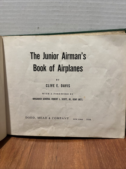 The Junior Airman's Book of Airplanes Clive E. Davis