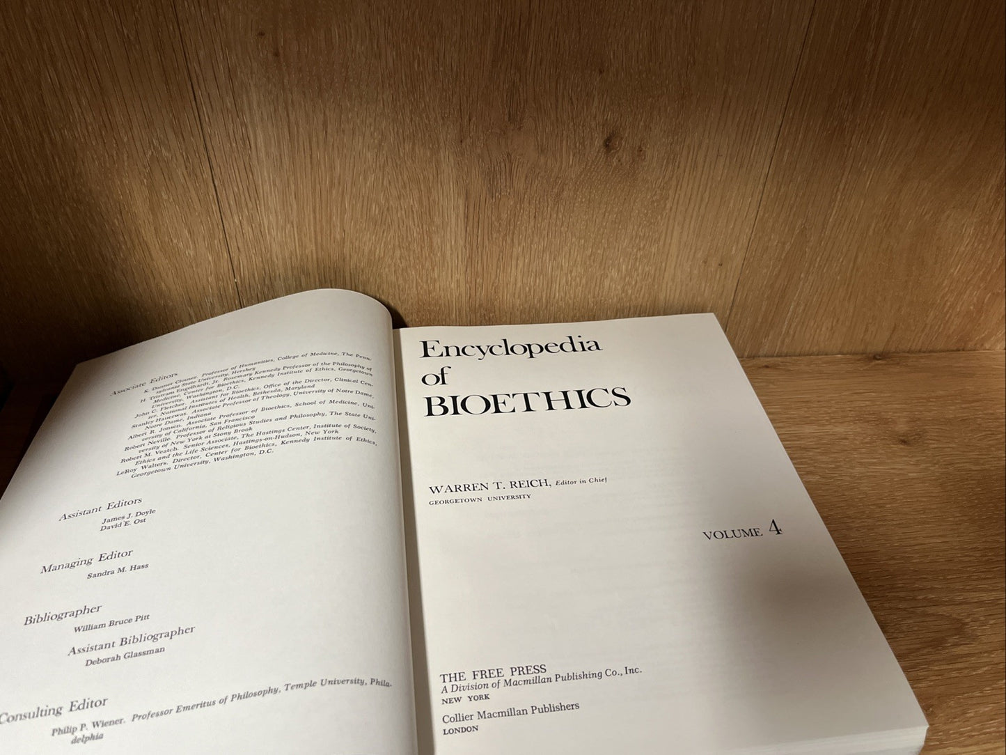 Encyclopedia Of Bioethics  Vol. 1  - 4 Medical Book,1978 1st Printing Ex-Library