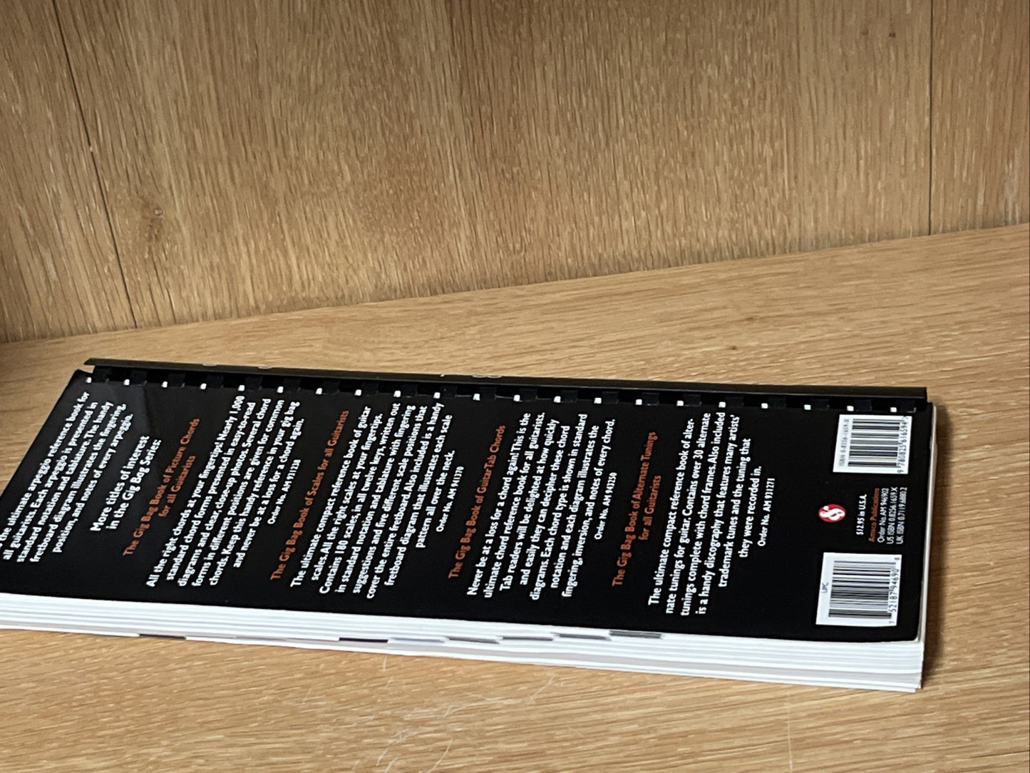 The Gig Bag Book of Arpeggios for All Guitarists by Mark Bridges & Joe Dineen