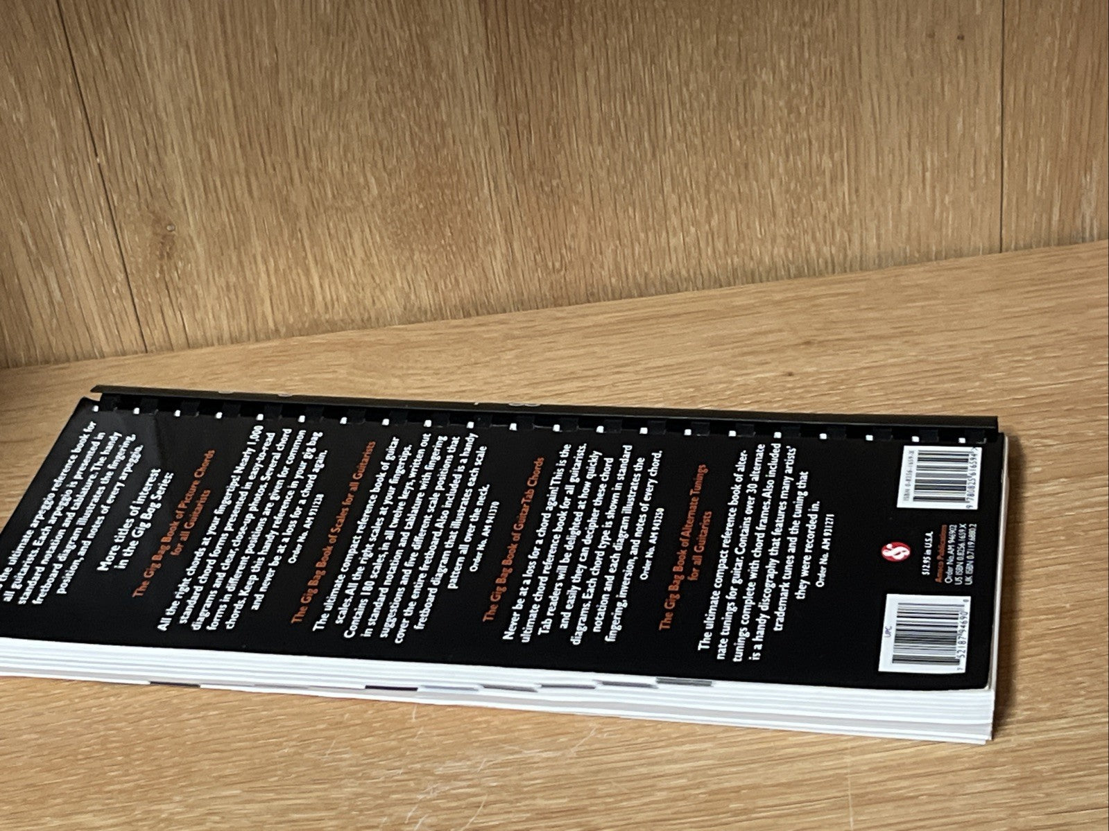 The Gig Bag Book of Arpeggios for All Guitarists by Mark Bridges & Joe Dineen