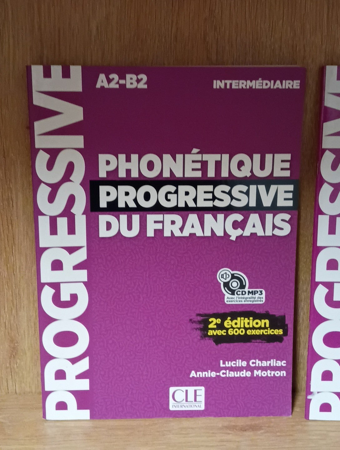 Lucile Charliac Phonetique progressive du francais: Niveau (No CD)  Lot Of 2 