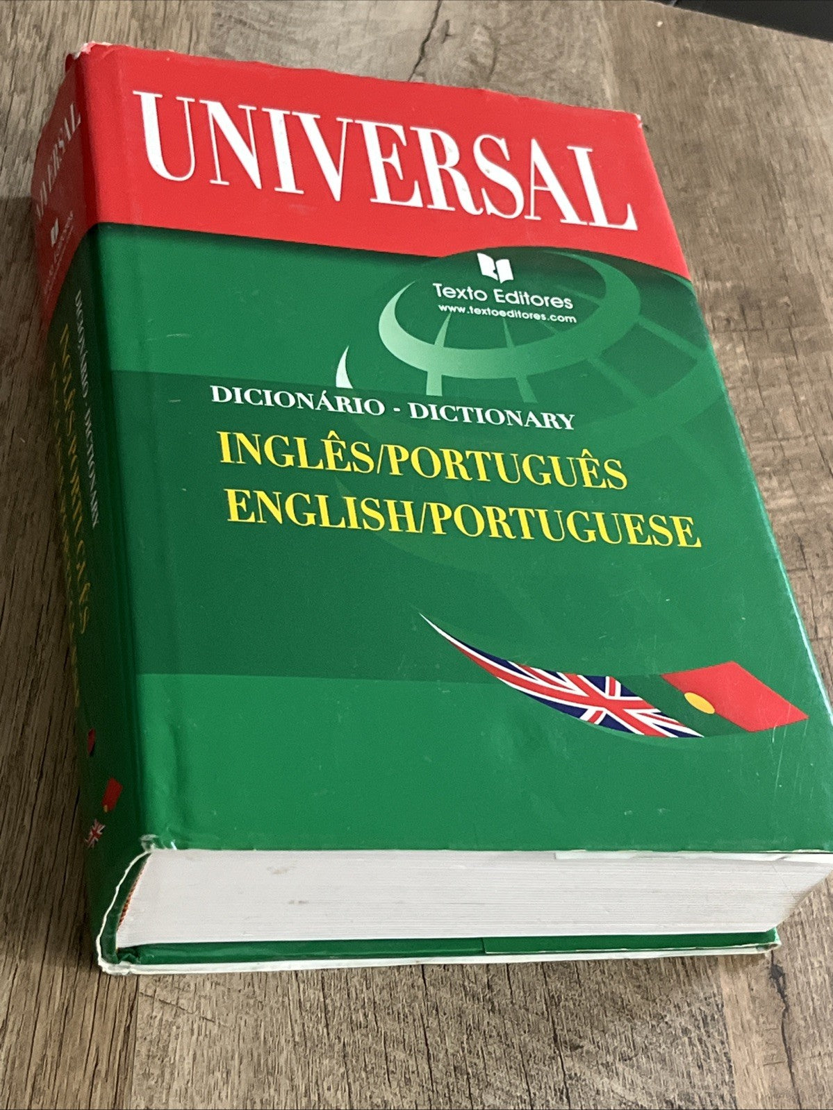 UNIVERSAL Dicionário Universal Inglês/Português - English/Portuguese