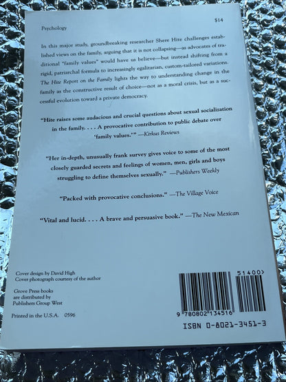 Hite Report on the Family: Growing up under Patriarchy by Shere Hite (English)