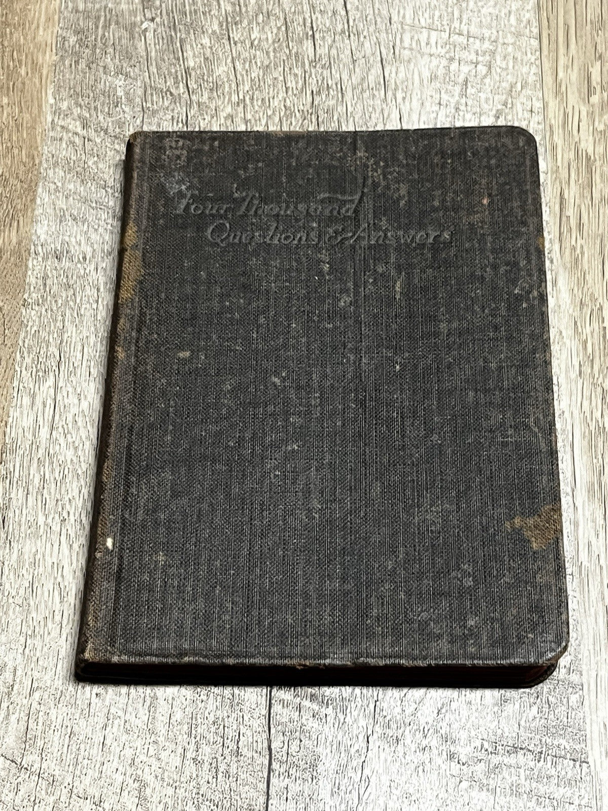 Four Thousand Questions And Answers On The Old And New Testaments Holman Edition