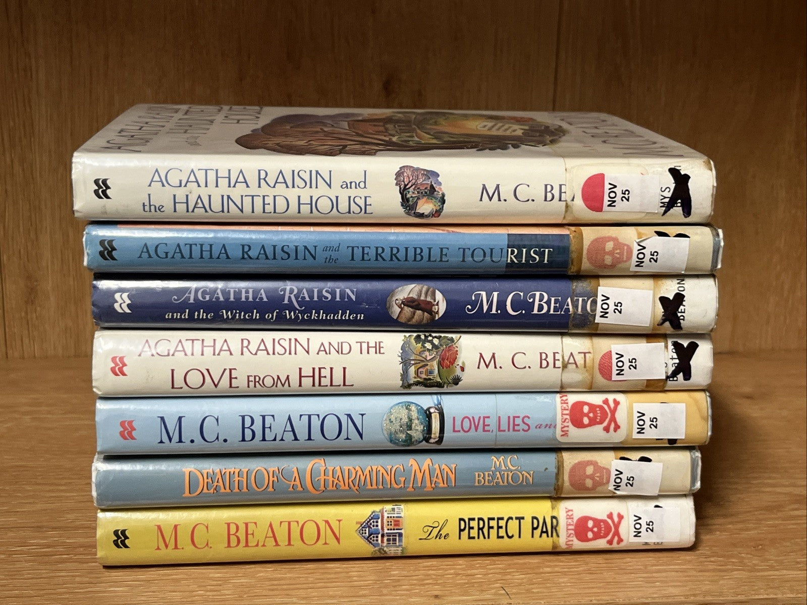 mc beaton books Lot  of 7 agatha raisin Hardcover