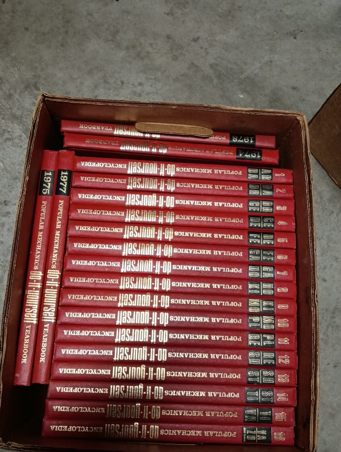 1968 Popular Mechanics Do-It-Yourself Encyclopedia & Yearbooks 1974,75, 77, 78