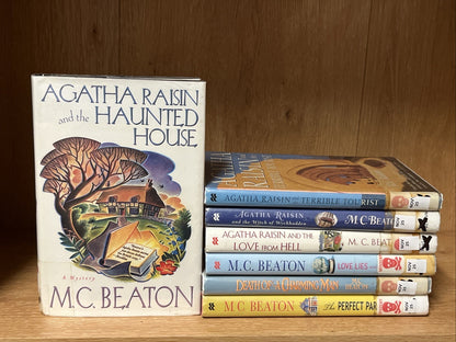 mc beaton books Lot  of 7 agatha raisin Hardcover