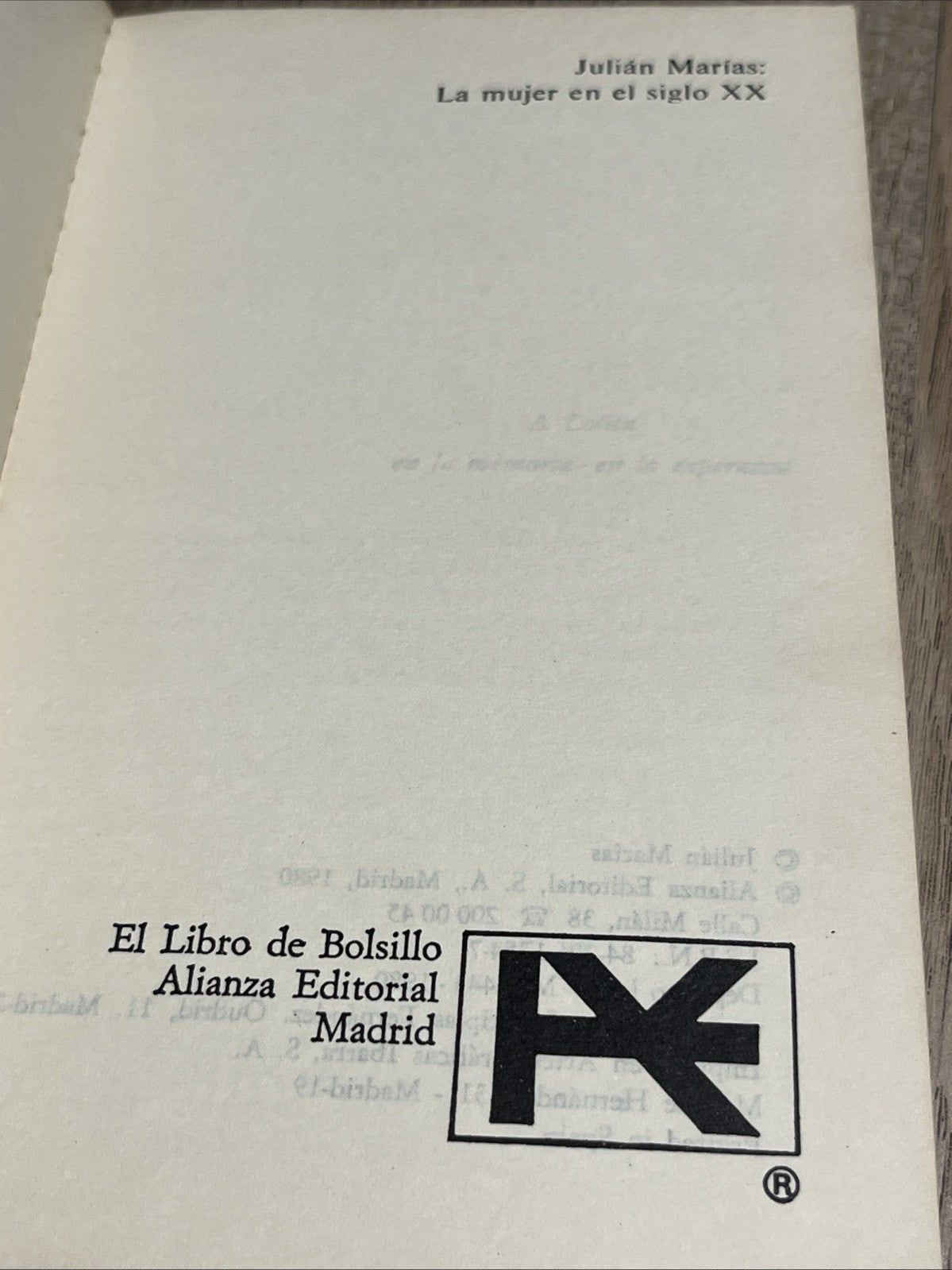 La mujer del siglo XX (El Libro De Bolsillo (Lb)) (Spanish Edition) [Paperback..