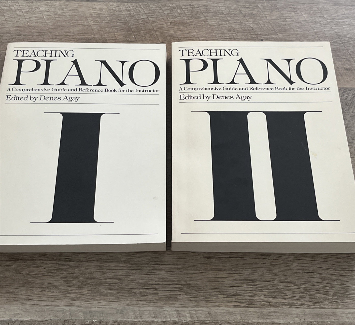Teaching PIANO A Comprehensive Guide & Reference Book For The Instructor Vol 1&2