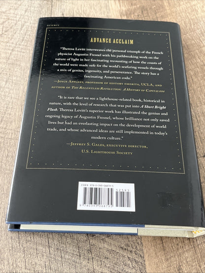 A SHORT BRIGHT FLASH: AUGUSTIN FRESNEL AND THE BIRTH OF By Theresa Levitt