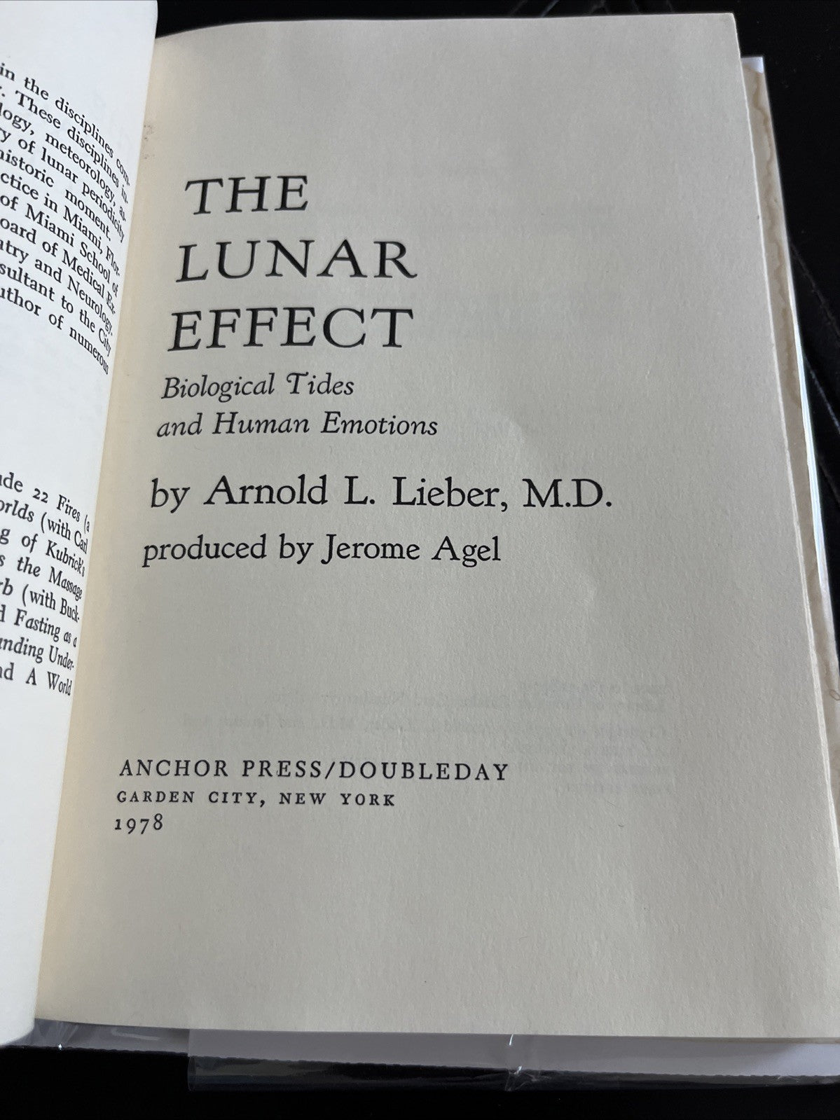 The Lunar Effect : Biological Tides And Human ‘Emotions 1st Ed by Arnold Lieber