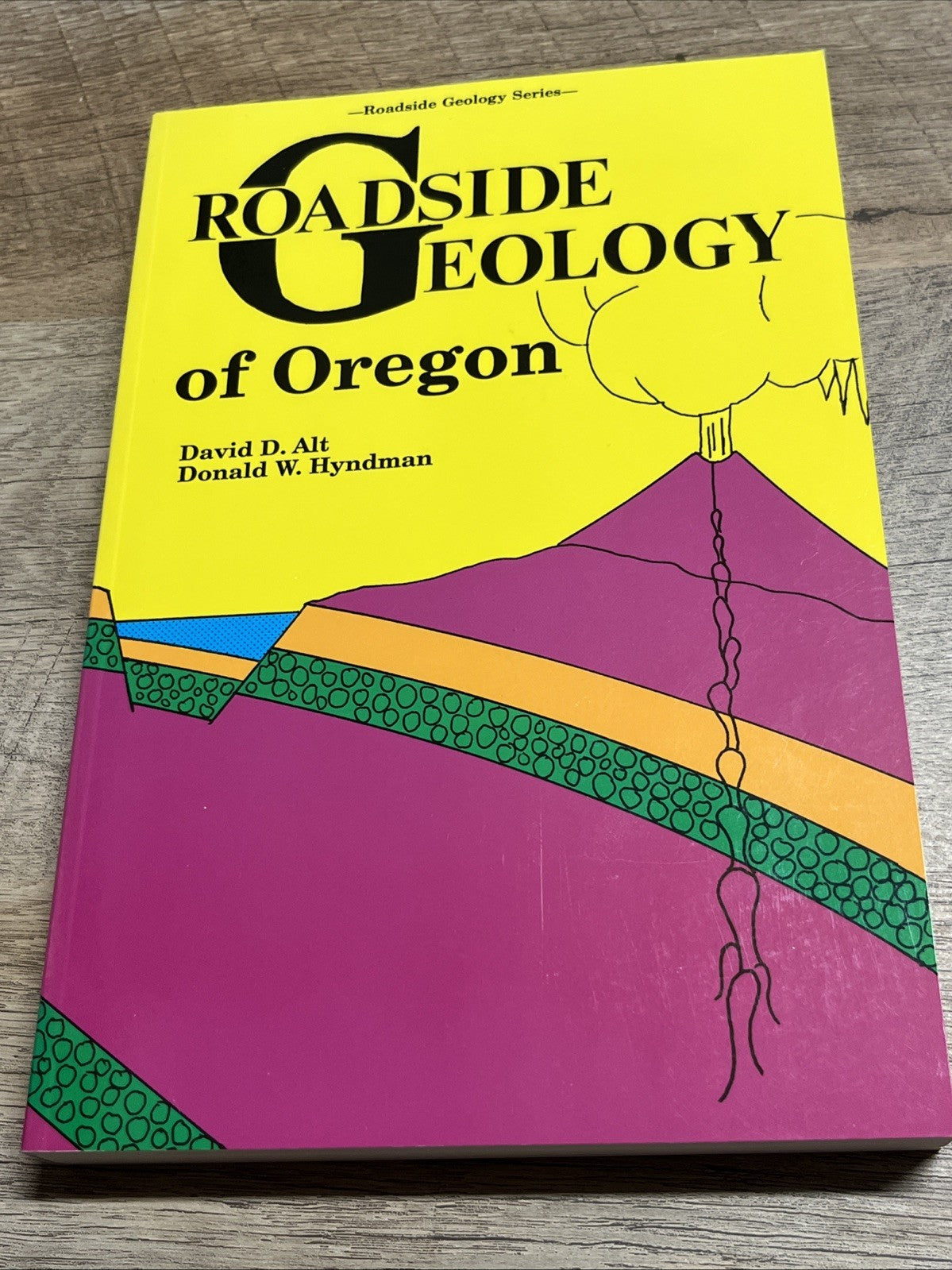 Roadside Geology of Oregon (Roadside Geology Series) - Paperback - Like New