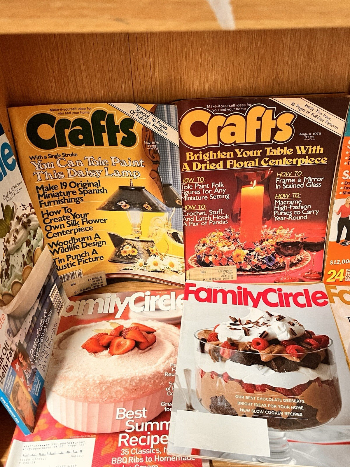 Lot of 8 FAMILY CIRCLE Magazine + Crafts Mag, Quick and Simple Magazine
