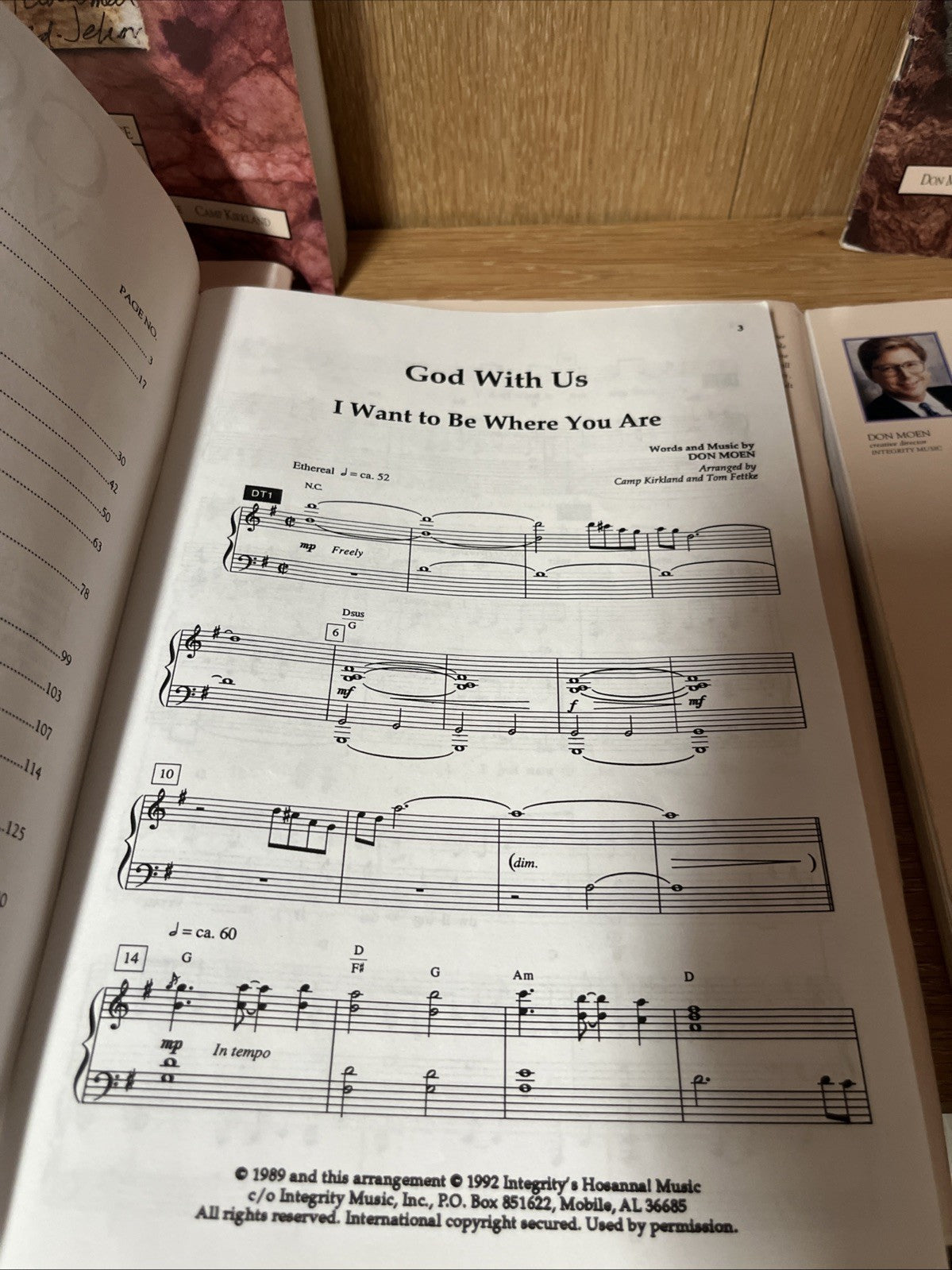 LOT OF 8 GOD IN US SHEET MUSIC BOOK - WORSHIP EXPERIENCE - DON MOEN / FETTKE ETC