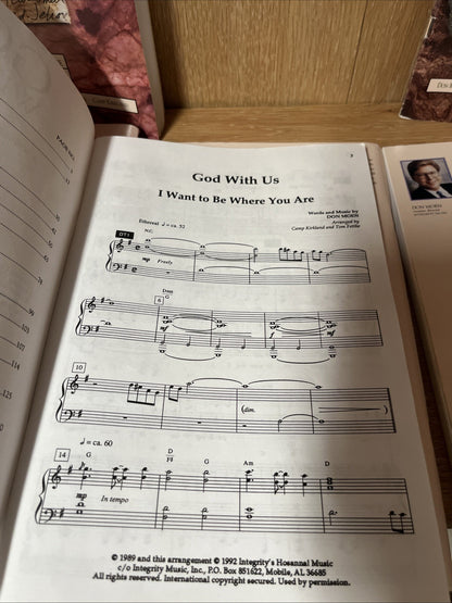LOT OF 8 GOD IN US SHEET MUSIC BOOK - WORSHIP EXPERIENCE - DON MOEN / FETTKE ETC