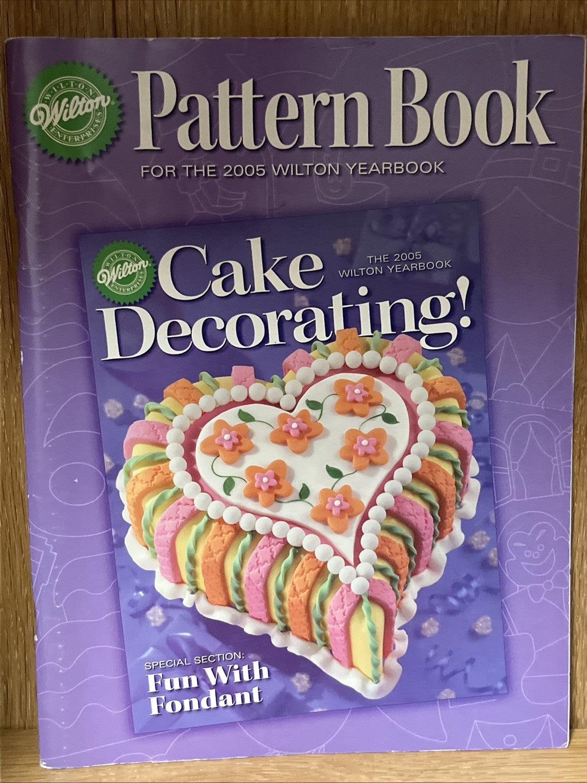 Cake Decorating Magazines Lot 2 Wilton Yearbook Pattern Book 1993 & 2005