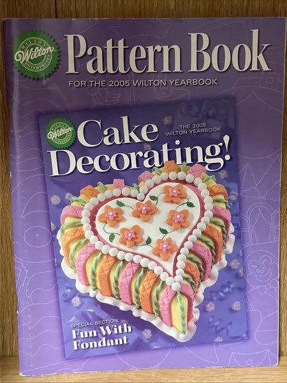 Cake Decorating Magazines Lot 2 Wilton Yearbook Pattern Book 1993 & 2005