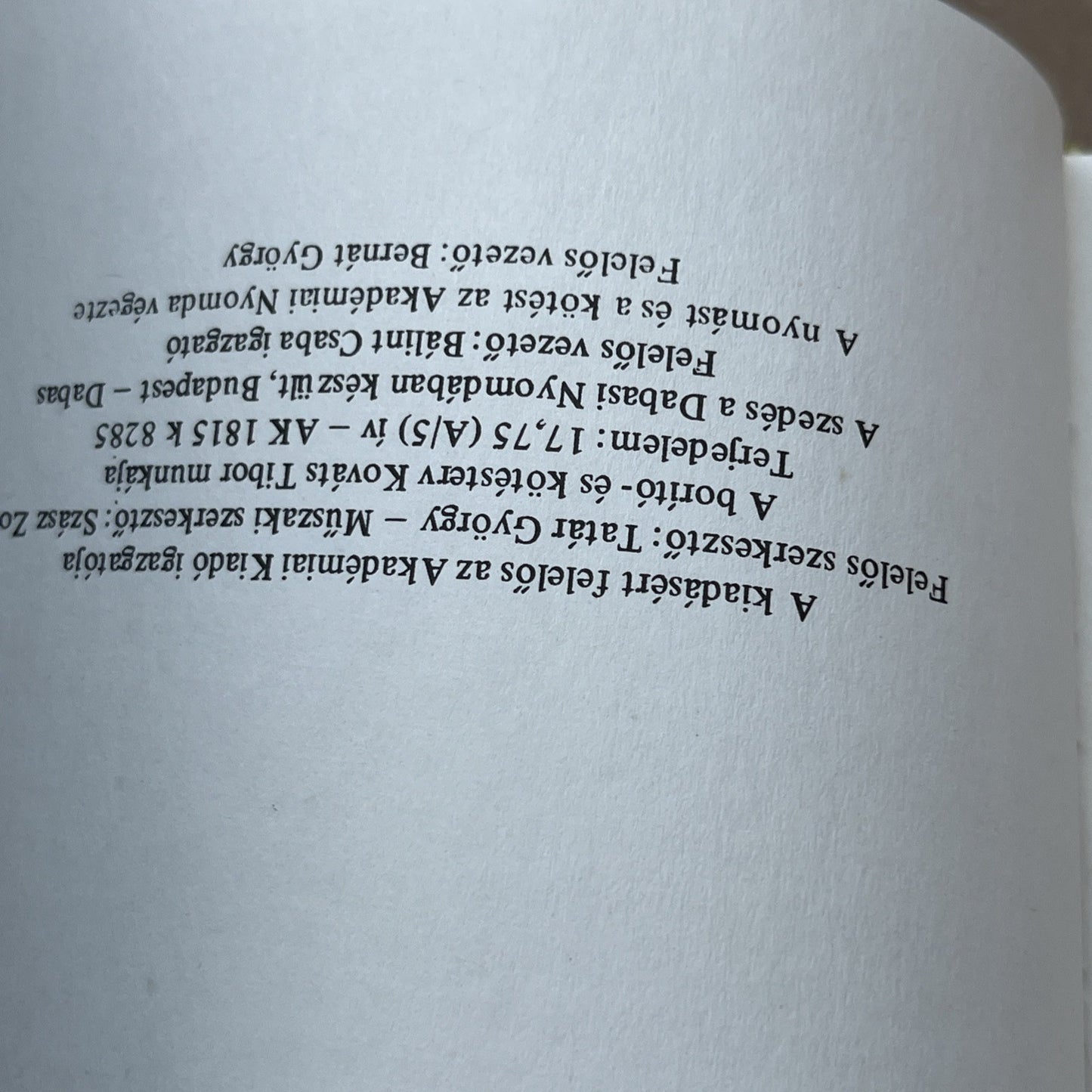 VILÁGNÉZET KORA (The Age of the Worldview) Kiss Endre