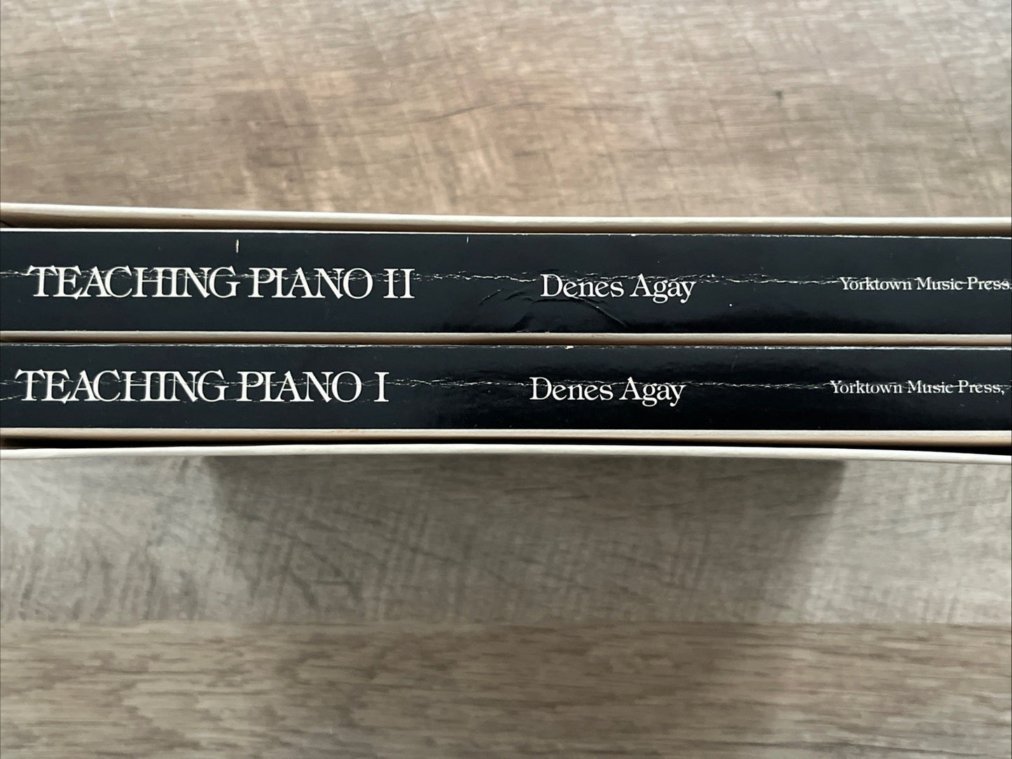 Teaching PIANO A Comprehensive Guide & Reference Book For The Instructor Vol 1&2