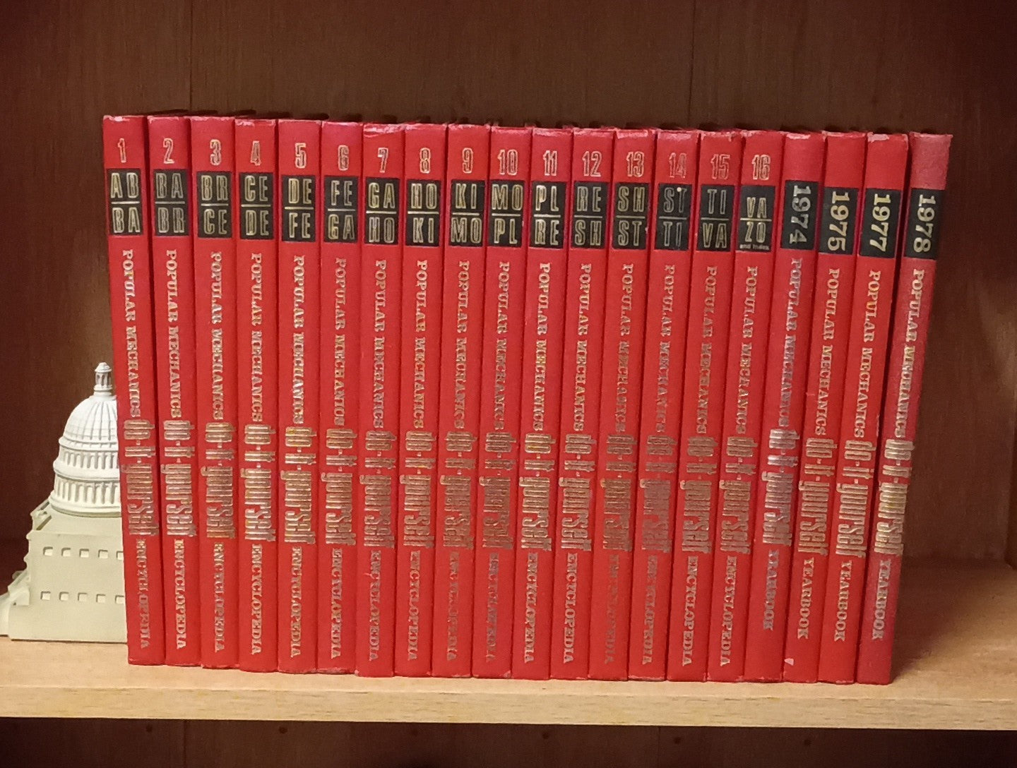 1968 Popular Mechanics Do-It-Yourself Encyclopedia & Yearbooks 1974,75, 77, 78