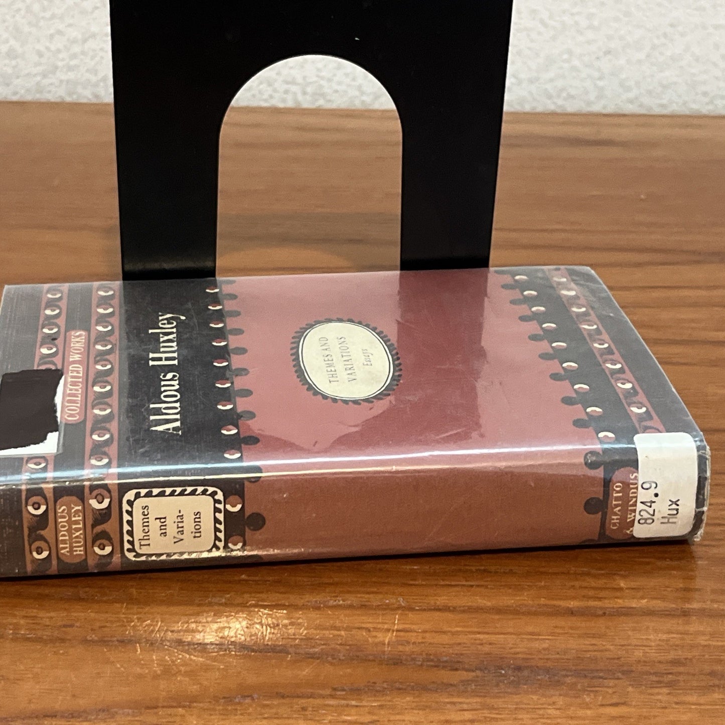 Themes and Variations: Essays- Aldous Huxley, 1954, Chatto Windus, 1st Thus Ed.